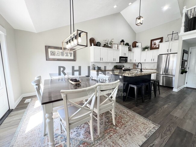 4921 W Weatherwood Ln in Herriman, UT - Building Photo - Building Photo