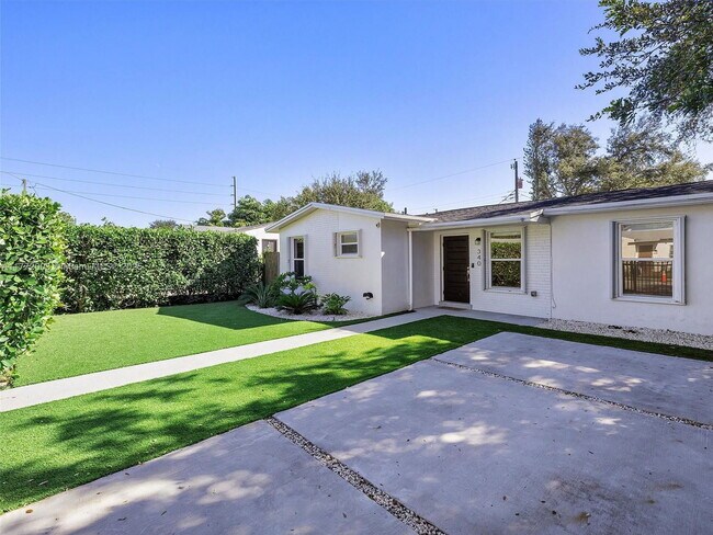340 NW 45th St in Miami, FL - Building Photo - Building Photo