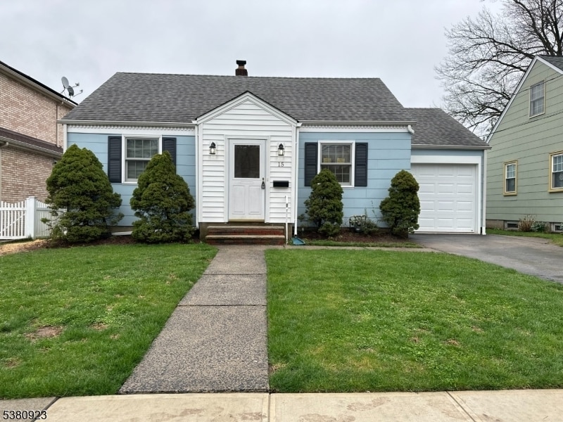 15 Cottage Ln in Clifton, NJ - Building Photo