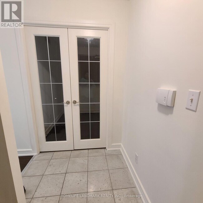 18 Harrison Garden Blvd in Toronto, ON - Building Photo - Building Photo