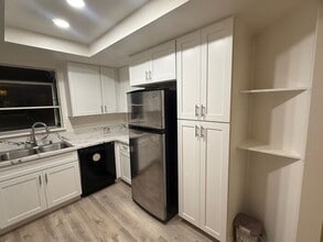 20327 Rue Crevier in Santa Clarita, CA - Building Photo - Building Photo