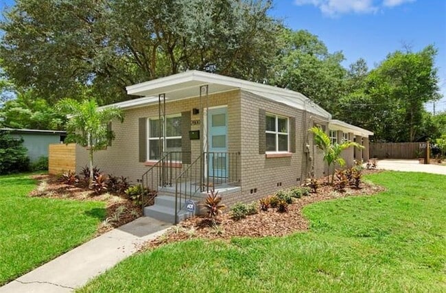 property at 2800 Pickfair St