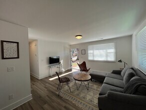 Room in House on Hadley Rd in Raleigh, NC - Building Photo - Building Photo