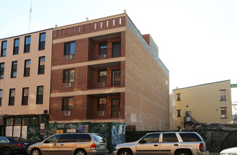 574 Bushwick Ave in Brooklyn, NY - Building Photo - Building Photo