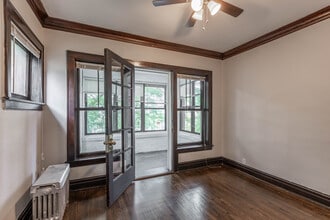 3817 N Drake Ave, Unit 2 in Chicago, IL - Foto de edificio - Building Photo