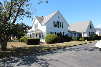 348 South St in Hyannis, MA - Building Photo - Building Photo