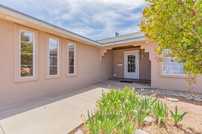 1302 N Scenic Dr in Alamogordo, NM - Building Photo - Building Photo