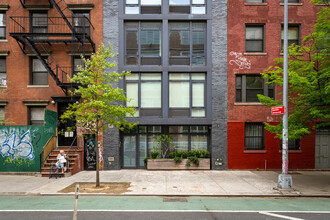 427 E 12th St in New York, NY - Building Photo - Building Photo