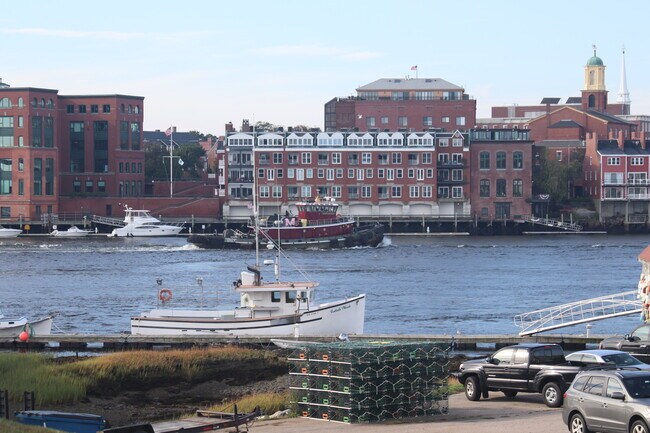 22 Whipple Rd, Unit 20-A in Kittery, ME - Building Photo - Building Photo