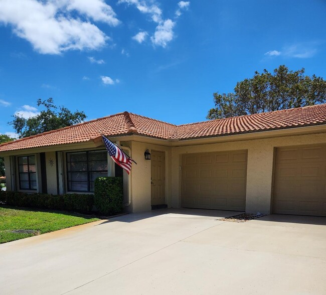 4685 Laurel Tree Rd in Boynton Beach, FL - Foto de edificio - Building Photo