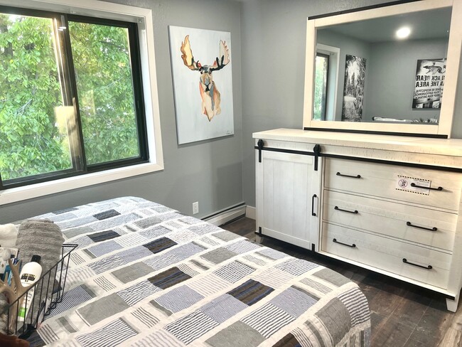 21 Woodmere Ct, Unit 3 in Appleton, WI - Foto de edificio - Building Photo