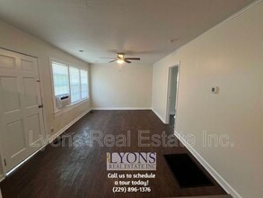615 E Brookwood Dr in Valdosta, GA - Building Photo - Building Photo