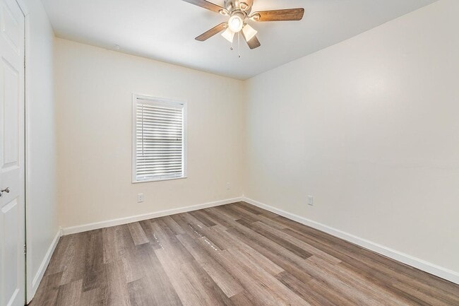 property at 119 W Minnehaha St