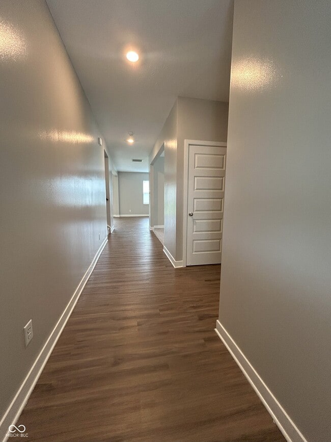 1269 Bristol Pl in Avon, IN - Foto de edificio - Building Photo