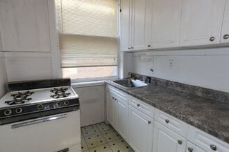 1919 W Winnemac Ave, Unit 1 in Chicago, IL - Building Photo - Building Photo