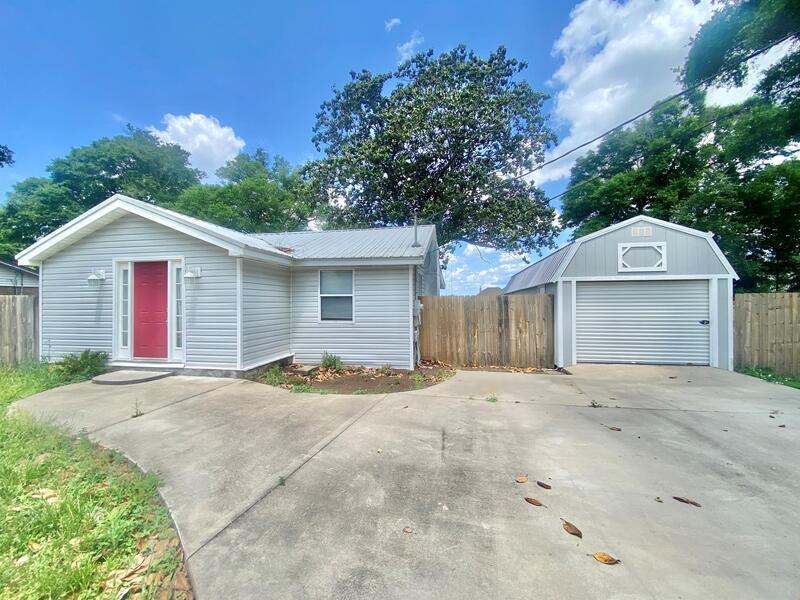 2319 Lewis St in Crestview, FL - Building Photo