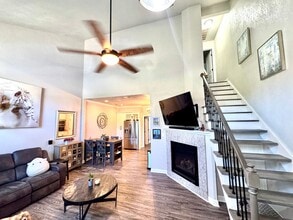 712 S Lake Cir in Chesapeake, VA - Building Photo - Building Photo