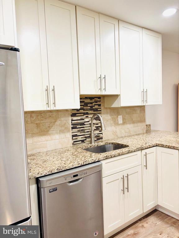 property at 11741 N Shore Dr