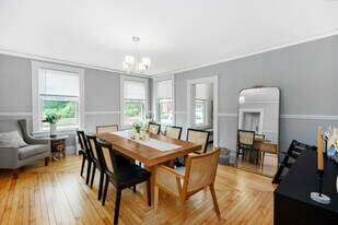 71 New Boston Rd in Bedford, NH - Building Photo