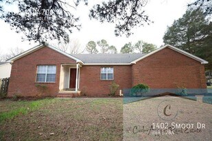 1402 Smoot Dr in Jonesboro, AR - Building Photo