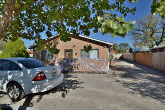 610 Jefferson St in Albuquerque, NM - Building Photo - Building Photo