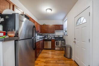 640 W Cornelia Ave, Unit S1 in Chicago, IL - Building Photo - Building Photo
