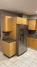 2833 NW 101st St-Unit -A in Miami, FL - Building Photo - Building Photo