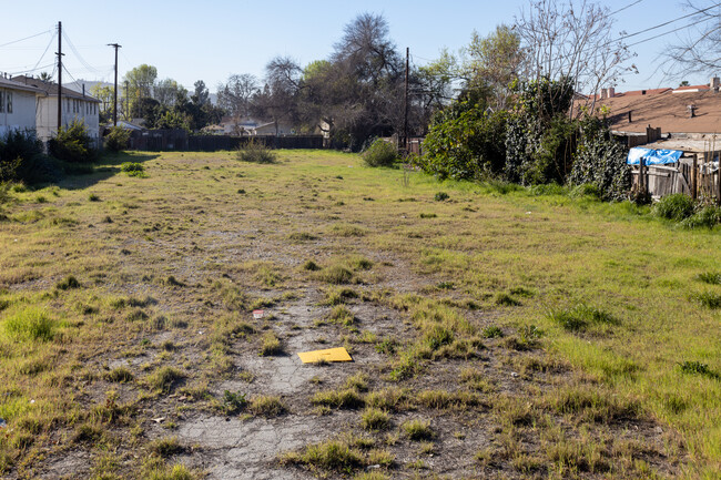 11714 Garvey Ave in El Monte, CA - Building Photo - Building Photo