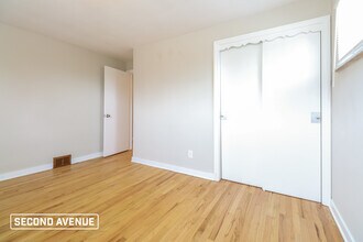 4274 Shields St in Pittsburgh, PA - Building Photo - Building Photo