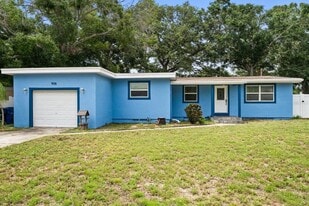 908 S Palm Dr SW in Largo, FL - Building Photo