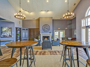 Regency Apartments in Fayetteville, NC - Foto de edificio - Building Photo