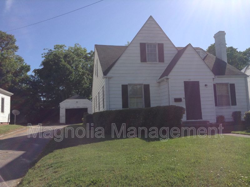 137 W Andrews Ave in Henderson, NC - Building Photo