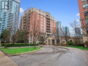 51 Harrison Garden Blvd in Toronto, ON - Building Photo - Building Photo