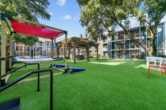 The Landing at McCallum in Dallas, TX - Foto de edificio - Building Photo