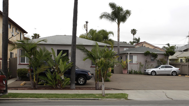 4529-4535 Cleveland Ave in San Diego, CA - Foto de edificio - Building Photo