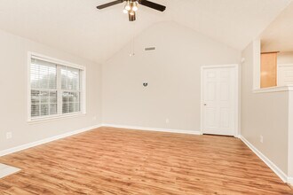 1601 Polly Pl in La Vergne, TN - Building Photo - Building Photo