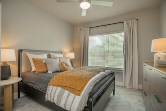The Ashton at East Park in Kennesaw, GA - Foto de edificio - Interior Photo
