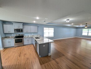 2266 Paloma St in Navarre, FL - Building Photo - Building Photo