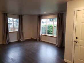 328 S Dunham Ave in Arlington, WA - Building Photo - Building Photo