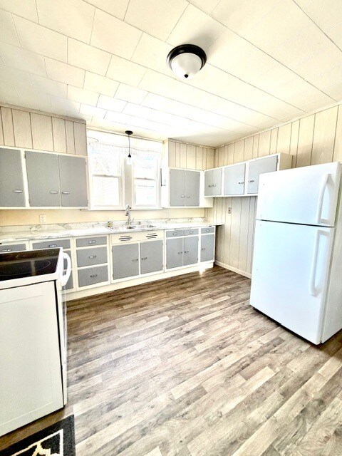 522 S 7th St in Escanaba, MI - Building Photo