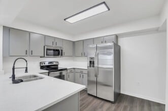 2323 McCoy Rd in Belle Isle, FL - Building Photo - Building Photo