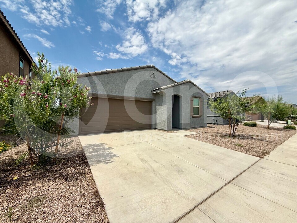 12543 N Shields Ave in Marana, AZ - Building Photo