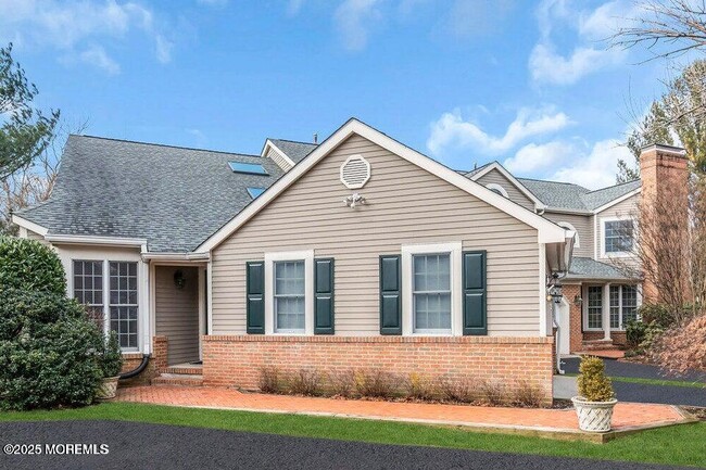 property at 132 Silvermist Ct