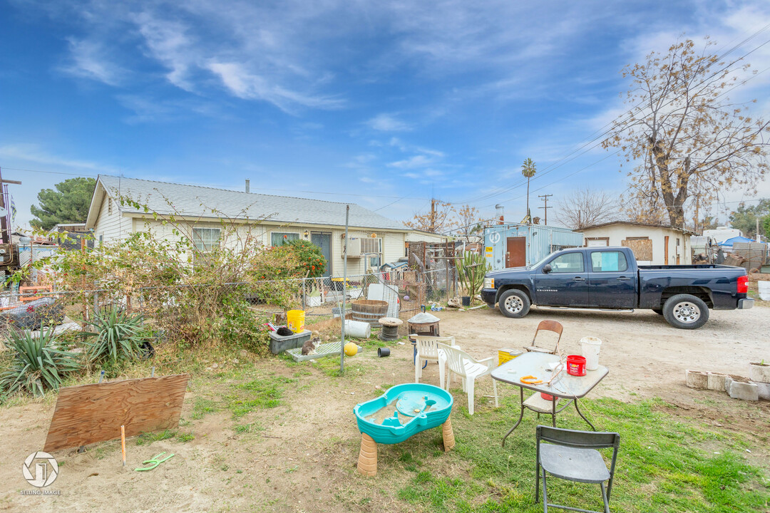 210 Beardsley Ave in Bakersfield, CA - Building Photo