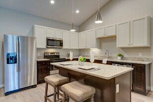 BiBi's Paradise Villas in Saginaw, MI - Building Photo