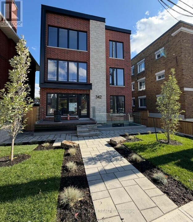 342-342 Fifth Ave in Ottawa, ON - Building Photo