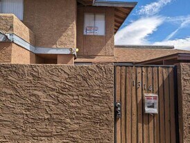 4211 N 69th Ln in Phoenix, AZ - Building Photo