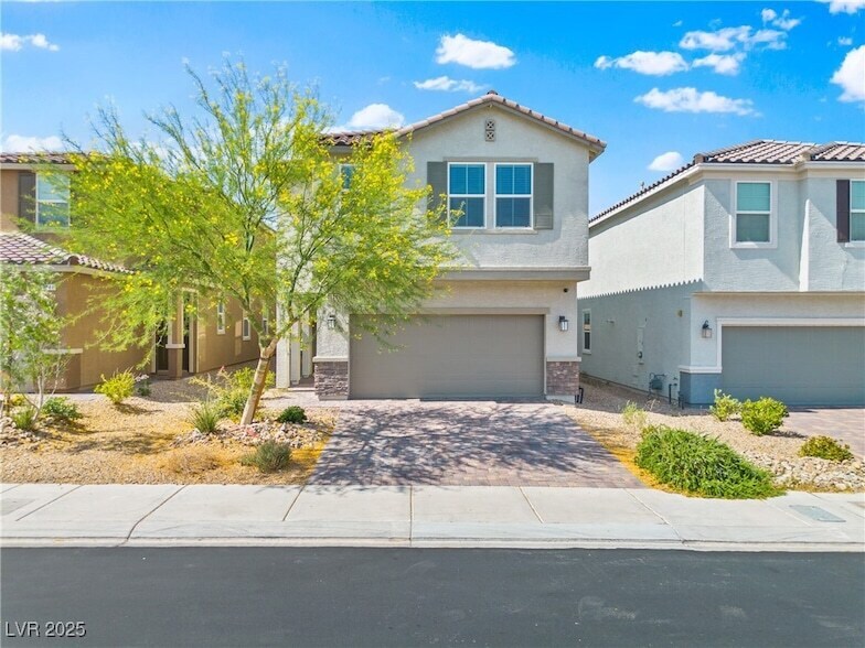 8338 Carmentis Ave in Las Vegas, NV - Building Photo