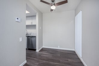 Amber Grove in Sacramento, CA - Building Photo - Interior Photo