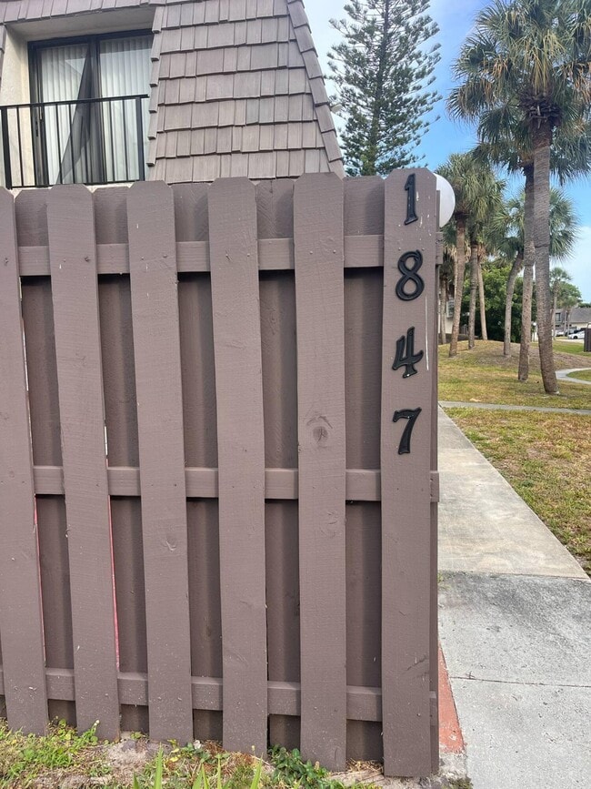 1847 N Congress Ave in West Palm Beach, FL - Building Photo - Building Photo